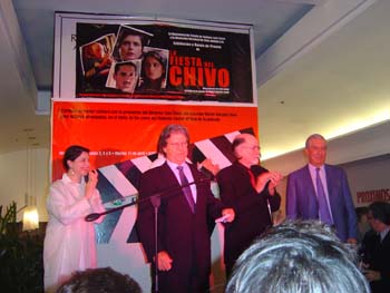 Isabella Rossellini, Luis Llosa, Tomas Milian, Mario Vargas Llosa (de izquierda a derecha)